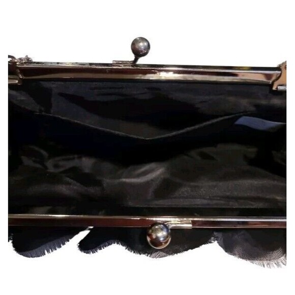 Vtg. Formal Purse Handbag In Satiny Black Tulle Silver Chain Strap Kiss Lock - Picture 7 of 11